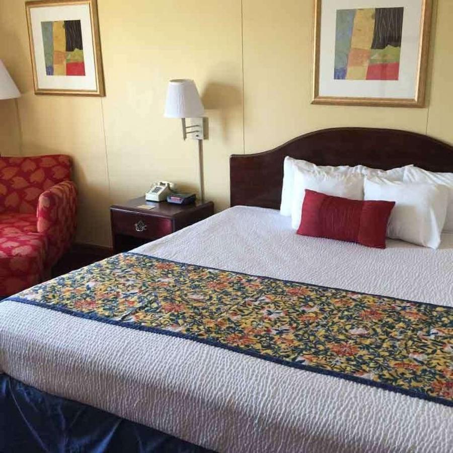 Astoria Hotel Danville West Eksteriør bilde